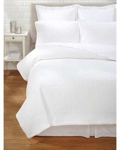 Belle Epoque Rose Coastal Matelassé Coverlet [White]